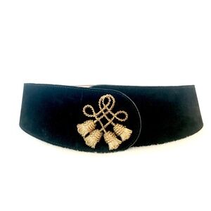Anne Klein black suede belt with tassel logo Med, adjustable new never worn